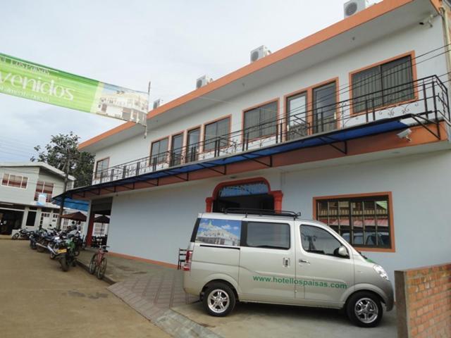 Hotel Los Paisas Mitu Exterior foto